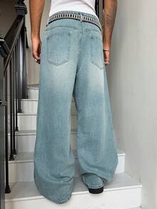Manfinity Hypemode Denim casuais de perna reta solta com bordado floral vintage desgastado, unissex - Lavagem clara - Visão 2