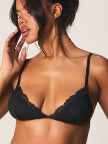MISSGUIDED Lace Trim Plunge Bralette With Adjustable Straps And Deep V Neckline For Everyday Comfort And Intimate Occasions - Black - View 4