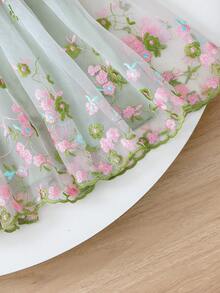 SHEIN Glamorique Kids 小女孩超可爱花卉刺绣装饰休闲时尚娃娃裙 - 綠色 - 查看 7