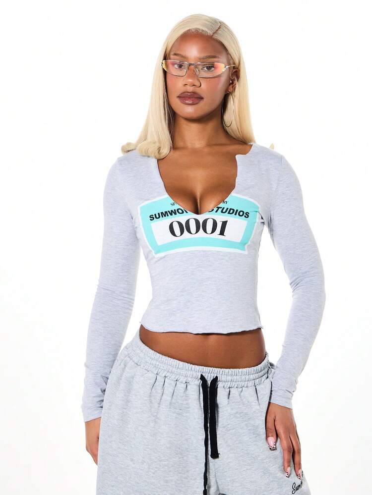 SUMWON WOMEN Cropped Long Sleeve Graphic Tee With Number Print
