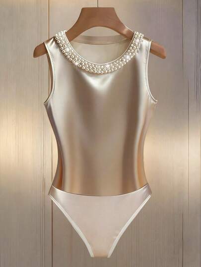 Franclia Mono sin mangas minimalista y elegante con acabado brillante en color champán, con cuello de satén y decoración de perlas falsas, adecuado para uso femenino en verano, Navidad, Año Nuevo, atuendo blanco, fiestas, playa, elegante, casual, romántico, Día de San Valentín, citas, temporada de graduación