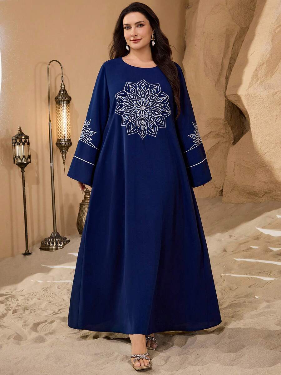 Al Najma 大码女式纯色刺绣圆领长袖连衣裙/宽松休闲/阿巴雅连衣裙 - 藏蓝色 - 查看 1