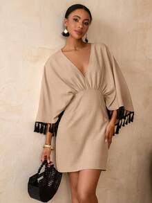 Vesra 女士深V领流苏蝙蝠袖斗篷连衣裙 - 杏色 - 查看 5