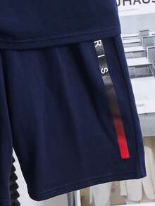 SHEIN 2件套男童休闲简约圆领短袖T恤短裤套装，适合春夏季节日常穿着、运动、郊游、上学、聚会、节日、拍照等场合。 - 寶藍色 - 查看 4