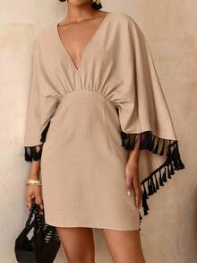 Vesra 女士深V领流苏蝙蝠袖斗篷连衣裙 - 杏色 - 查看 4