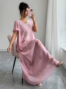 Al Najma Vestido holgado de estilo árabe con cuello en V elegante y minimalista, aplicación y volante único en el bajo - Rosa - Ver 1