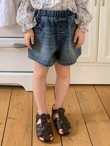 DAZY Young Girl Elastic Waist Pockets Rhinestone Embellished Loose Fit Denim Shorts - Blue - View 5