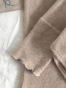 SHEIN 2 件套女婴蝴蝶结装饰针织套装，浅杏色高领上衣搭配喇叭裤，可爱休闲，适合秋冬 - 杏色 - 查看 5