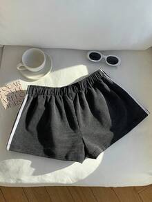 Comfortcana Plus Size Women Elastic Waist Side Stripe Snow Flake Print Shorts - Grey - View 2