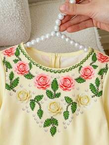 SHEIN 女婴碎花仿珍珠印花长袖宽松连衣裙，适合春秋季度假、派对、宴会等场合。 - 粉色 - 查看 5