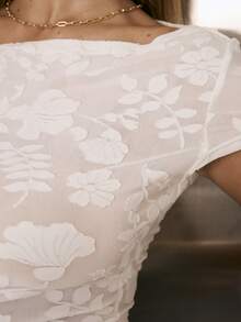 SHEIN Aralina-E 船领短袖提花花卉修身T恤 - 米色 - 查看 6