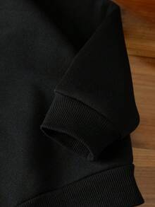 Moletom com capuz de manga comprida para menino pré-adolescente, estilo urbano, com estampa do número 67, confortável e casual, ideal para passeios e esportes, na cor preta. - Preto - Ver 6