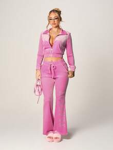 Missguided x Playboy Áo khoác nỉ dài tay ôm sát, dáng lửng, chất liệu nhung màu hồng đậm, đính đá lấp lánh, khóa kéo toàn thân, thiết kế chữ lấp lánh, thích hợp cho phong cách đường phố mùa thu đông. - Bụi hồng - Xem 3