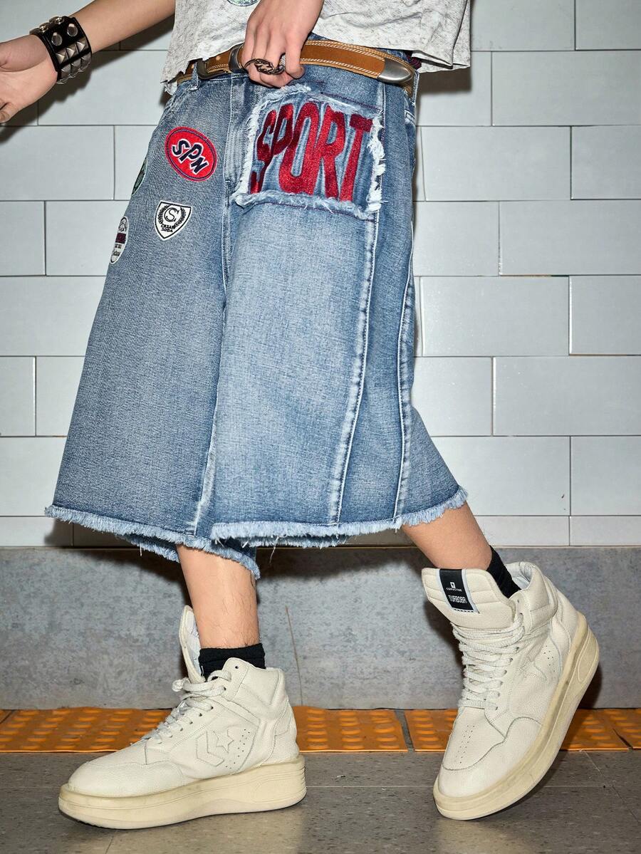 ROMWE MEN Street Life Pantalones cortos de mezclilla con cordón y acento de logotipo bordado con eslogan, estilo universitario - Azul - Ver 1