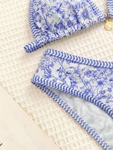 SHEIN 复古印花细肩带比基尼套装，适合少女夏季海滩度假；杏色针织纹理贝壳装饰挂脖三角比基尼套装；夏季海滩装扮；蓝白随机印花挂脖比基尼套装；夏季海滩泳装 - 藍色 - 查看 7