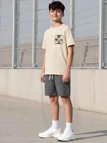 SHEIN 男童休闲学校假期圆领短袖棕榈树印花T恤搭配松紧腰条纹短裤套装,适合返校、生日派对、演出、日常穿着、旅行,春夏季节皆宜。 - 白色 - 查看 8