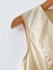 GlowEve 女士优雅收腰V领无袖针织上衣搭配喇叭中长裙套装，仿丝绸面料，适合日常通勤 - 香檳色 - 查看 8