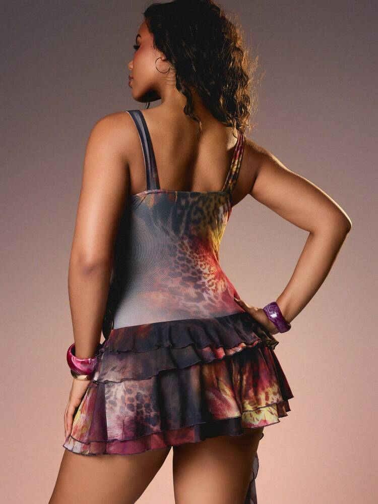 MISSGUIDED Robe mini à col en V plongeant sans manches avec détail de volant à ourlet étagé. Tenue de soirée imprimée à l'aquarelle abstraite