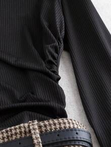 Franclia 大码女装两件套，长袖褶皱针织上衣搭配格子短裤，优雅通勤休闲装，适合春、秋、冬三季穿着。 - 黑色 - 查看 7