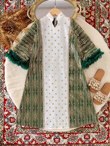 Long Three Quarter Sleeve Young Girl Dress In Green Fabric With Christmas Pattern Fringes - Green - View 8