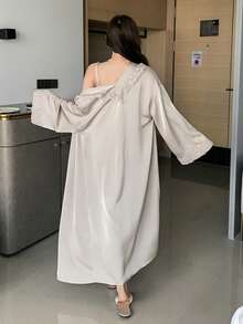 DAZY 女士荷叶边蕾丝拼接睡衣套装，包括吊带睡裙和睡袍 - 卡其色 - 查看 2