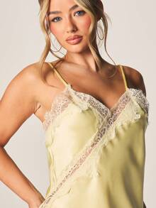 MISSGUIDED Lace Trim Satin Cami Top With V Neckline And Adjustable Straps For Summer Casual Outfits - Yellow - View 5