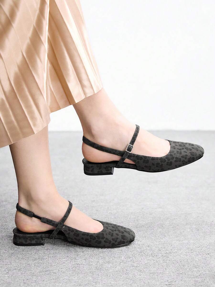 CUCCOO BIZCHIC Giày nữ thời trang màu đỏ kiểu Mary Jane, quai sau, gót thấp, mũi vuông, thoải mái, giày cao gót dự lễ tốt nghiệp, giày dự tiệc mùa hè, mùa xuân, lễ Phục sinh, Giáng sinh. - Mẫu báo xám đậm - Xem 1