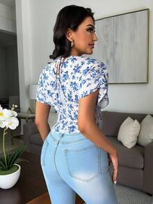 Vavine Blue & White Ditsy Floral Ruffle Crossover V-Neck Cropped Women Shirt - Blue and White - View 2