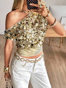 Siren Gaze 华丽金色亮片上衣，女士秋季服装，2025秋冬必备单品，不对称领口闪亮上衣，散发着复古富贵气息，是万圣节/圣诞节/新年/沙特国庆日的理想之选，也是派对/外出/通勤/约会的完美之选，尽显优雅奢华时尚风范。 - 金色 - 查看 8