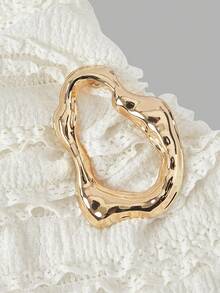 SHEIN MOD Đầm nữ cỡ lớn mùa xuân/hè màu mơ, dáng lệch vai, tay bồng, chất liệu vải kẻ sọc có họa tiết, vạt áo lệch, đầm ngắn, thích hợp cho những buổi hẹn hò, đi chơi và kỳ nghỉ. - Màu be - Xem 3