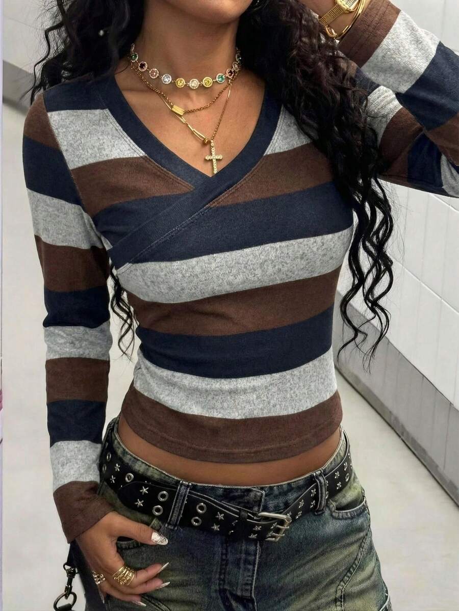 EMERY ROSE 女士休闲优雅棕色、蓝色和灰色条纹V领长袖侧边纽扣装饰褶皱衬衫，适合秋季上学和居家穿着，也适合日常穿着/上学/度假。