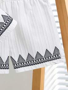 SHEIN Playful Pals Baby Boy Geometric Pattern Patchwork Collar Short Sleeve Shirt And Shorts Set Black And White Baby Boy Outfit Baby Matching Set Summer Baby Boy Clothes Summer 2 Piece Set Baby Boys Outfit Baby Boy Shirt And Short Set - Beige - View 5