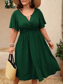 SHEIN Clasi Đầm midi dáng chữ A cổ chữ V, chất liệu dệt kim họa tiết, xếp ly, xoắn eo, kiểu dây xích dành cho nữ cỡ lớn mùa xuân/hè. - màu xanh lá - Xem 5