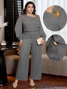 Modelyn Plus Size Grey Textured Puff Sleeve Pleated Metal Button Decor Elegant Office Wear 2 Piece Set (Top & Pants) - Grey - View 3