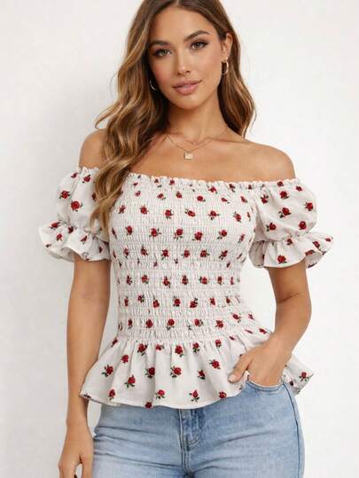 Top campesino estampado floral, con mangas abullonadas y hombros descubiertos