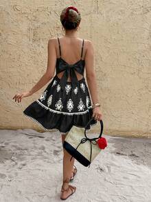 SHEIN Frenchy 女士休闲度假前扭结吊带迷你连衣裙，全身印花 - 黑色 - 查看 2