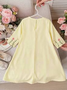 SHEIN 女婴碎花仿珍珠印花长袖宽松连衣裙，适合春秋季度假、派对、宴会等场合。 - 粉色 - 查看 7