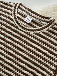 SHEIN Playful Pals 2件套女婴幼儿0-3岁春夏休闲日常度假针织黑白条纹荷叶袖圆领T恤和短裤套装 - 棕色 - 查看 4