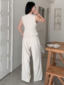 DAZY 女士V领无袖上衣和裤子两件套 - 米色 - 查看 2