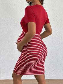 SHEIN Gaun Kasual Hamil & Menyusui dengan Motif Garis Kontras dan Detail Lipatan di Bagian Depan - Merah - View 2