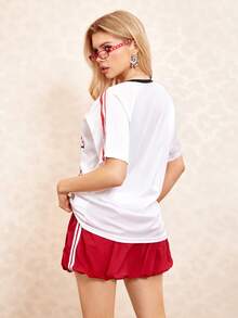 HELLO KITTY AND FRIENDS | SHEIN 女士休闲运动可爱卡通猫咪字母图案V领撞色条纹侧边宽松上衣，夏季 - 白色 - 查看 2