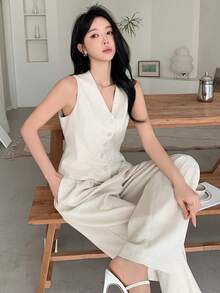 DAZY 女士V领无袖上衣和裤子两件套 - 米色 - 查看 1