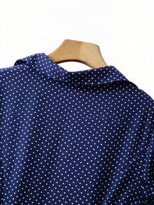 Uhlyne 女士复古V领波点A字连衣裙，修身短袖设计，适合春夏穿着，通勤、约会、派对、感恩节、毕业典礼、婚礼、新年派对等场合，优雅时尚，百搭实用，亦可作为办公室着装。 - 藍色 - 查看 6