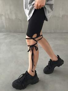 Quần short nữ dáng ôm màu trơn tối giản có dây rút - màu đen - Xem 3