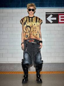 ROMWE MEN Street Life Men's Summer Casual Fashionable Street Punk Style Music Note Print Loose Tank Top - Yellow - View 7