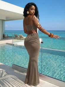 Slaydiva 全新春夏款式，日常约会完美之选，优雅迷人，适合海滩度假、邮轮派对等各种场合。简约时尚，也适合生日派对和性感场合。无肩带鱼尾裙，修身浅棕色两件套女装 - A - 棕色 - 查看 3