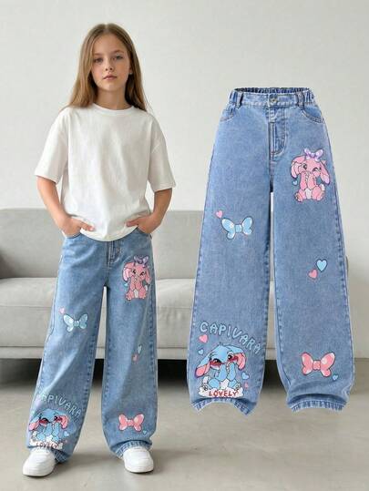 SHEIN ChillGRL Tween Girls' Jeans, Sweet & Casual Fashion Recommended! Classic Washed Blue Denim, Cartoon Print Decor On Legs For Playful Look, Elastic Waistband + Fake Chain Design For Easy Wear, Loose Fit Flattering Silhouette, Suitable For Casual Daily, Dates, Outings, Parties, Travels