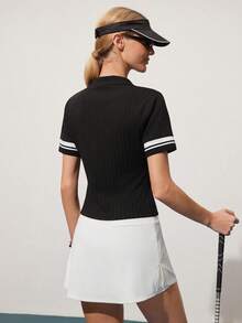 CourtClass CourtClass 女士撞色 Polo 领纽扣罗纹袖口修身短袖上衣，运动休闲日常穿着，适合网球、高尔夫等运动。 - 黑色 - 查看 2
