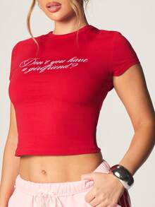 MISSGUIDED Áo thun crop top tay ngắn màu đỏ bằng cotton in chữ "Don't You Have Girlfriend" (Bạn không có bạn gái à?) - Áo thun mùa hè kiểu dáng thường ngày, in chữ. - Đỏ - Xem 5