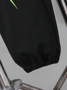 Vacaura Bộ đồ 2 món dành cho bé trai tuổi teen, gồm áo thun ngắn tay và quần dài màu đen và xanh da trời in họa tiết kim tuyến, thích hợp cho các hoạt động ngoài trời mùa xuân/hè. - màu đen - Xem 4